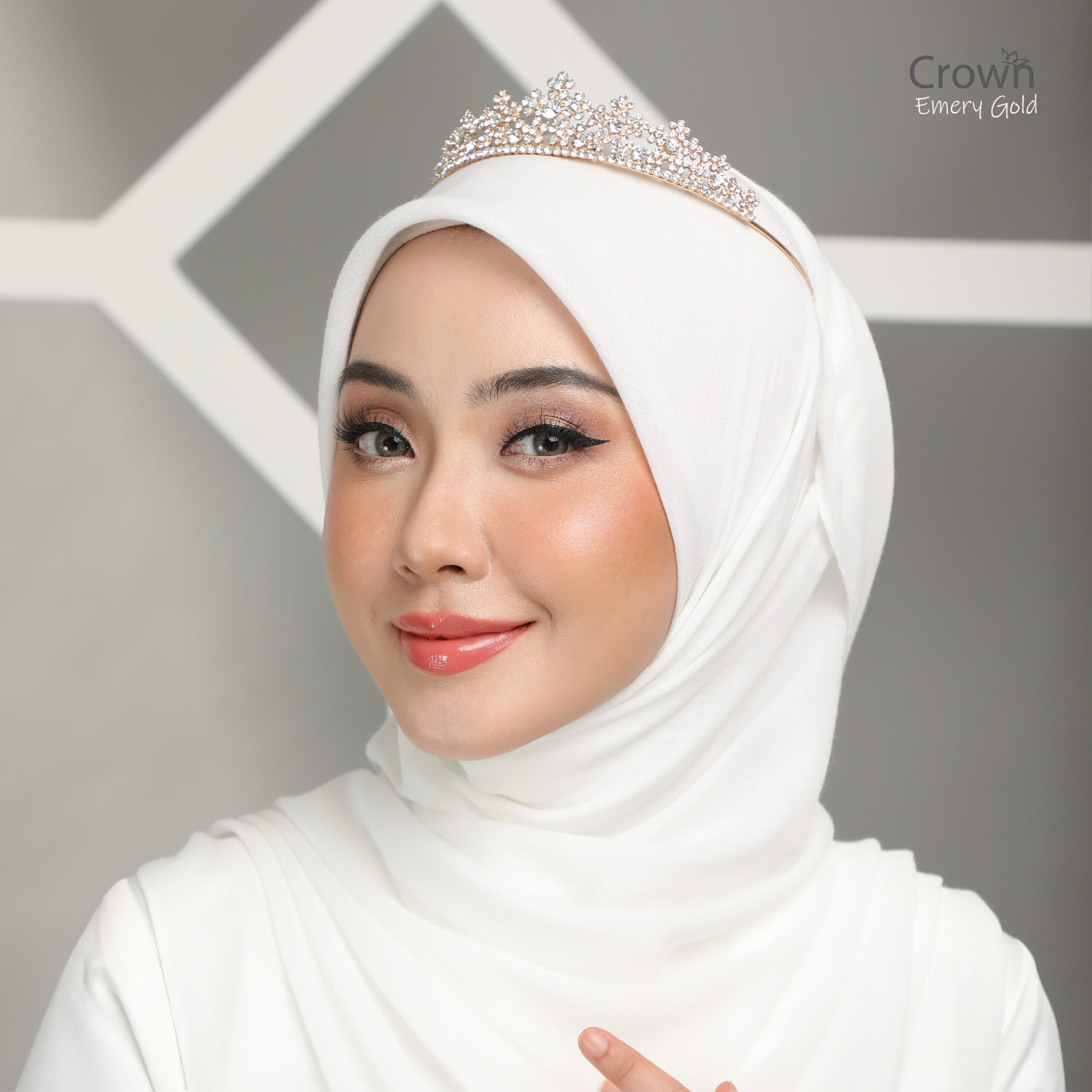 CROWN Bride - Emery Gold - Image 5