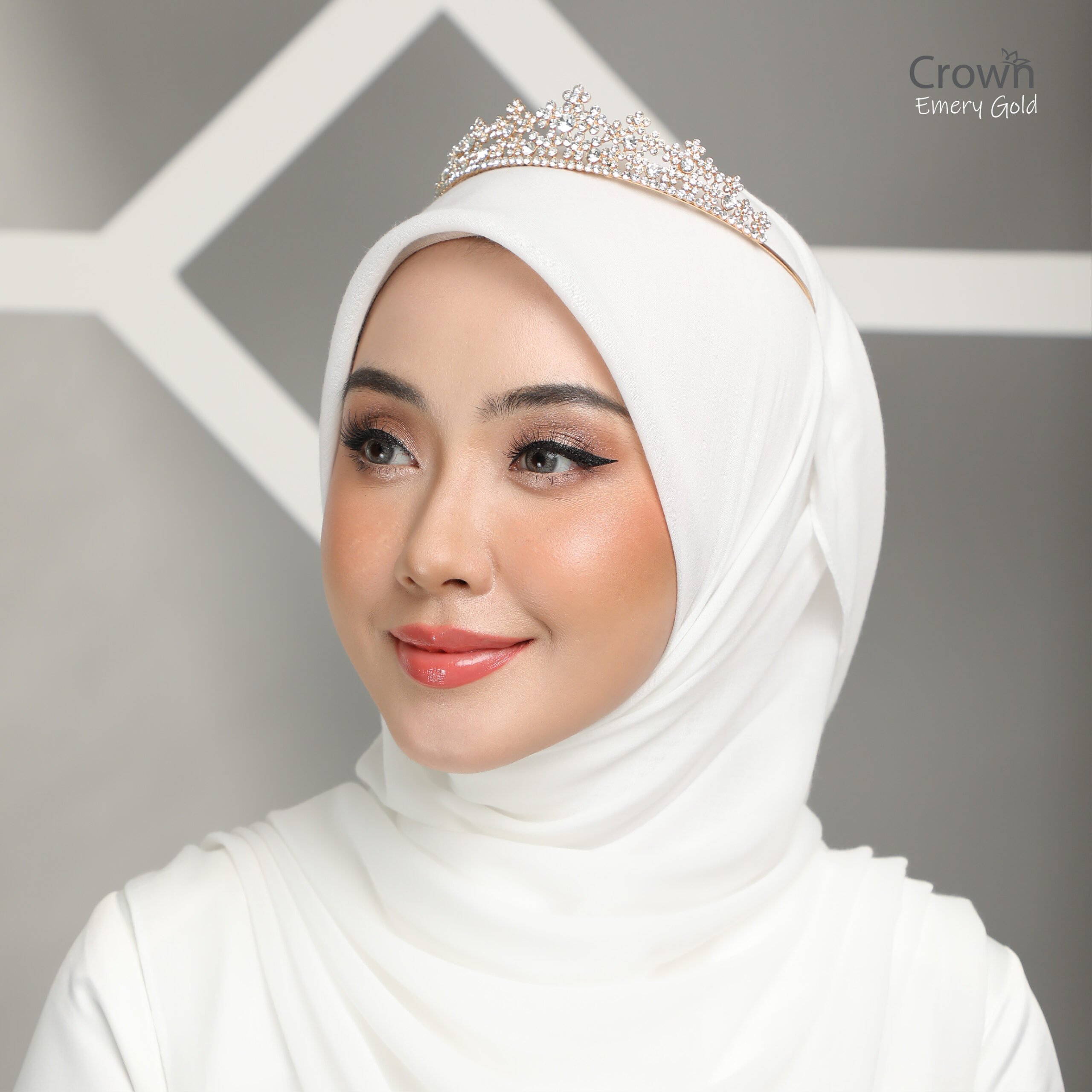 CROWN Bride - Emery Gold - Image 4