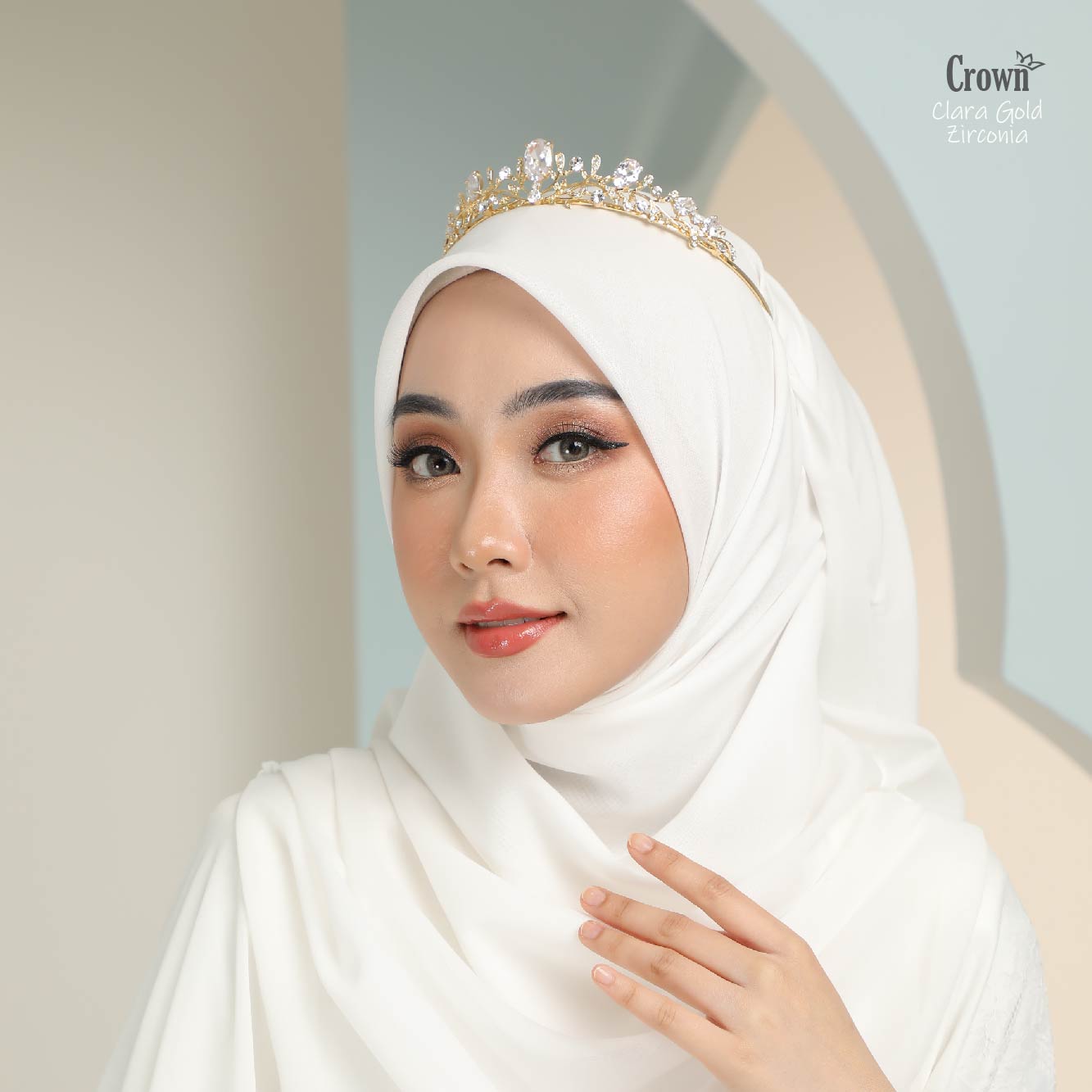 CROWN Bride - Clara Gold Zirconia - Image 7