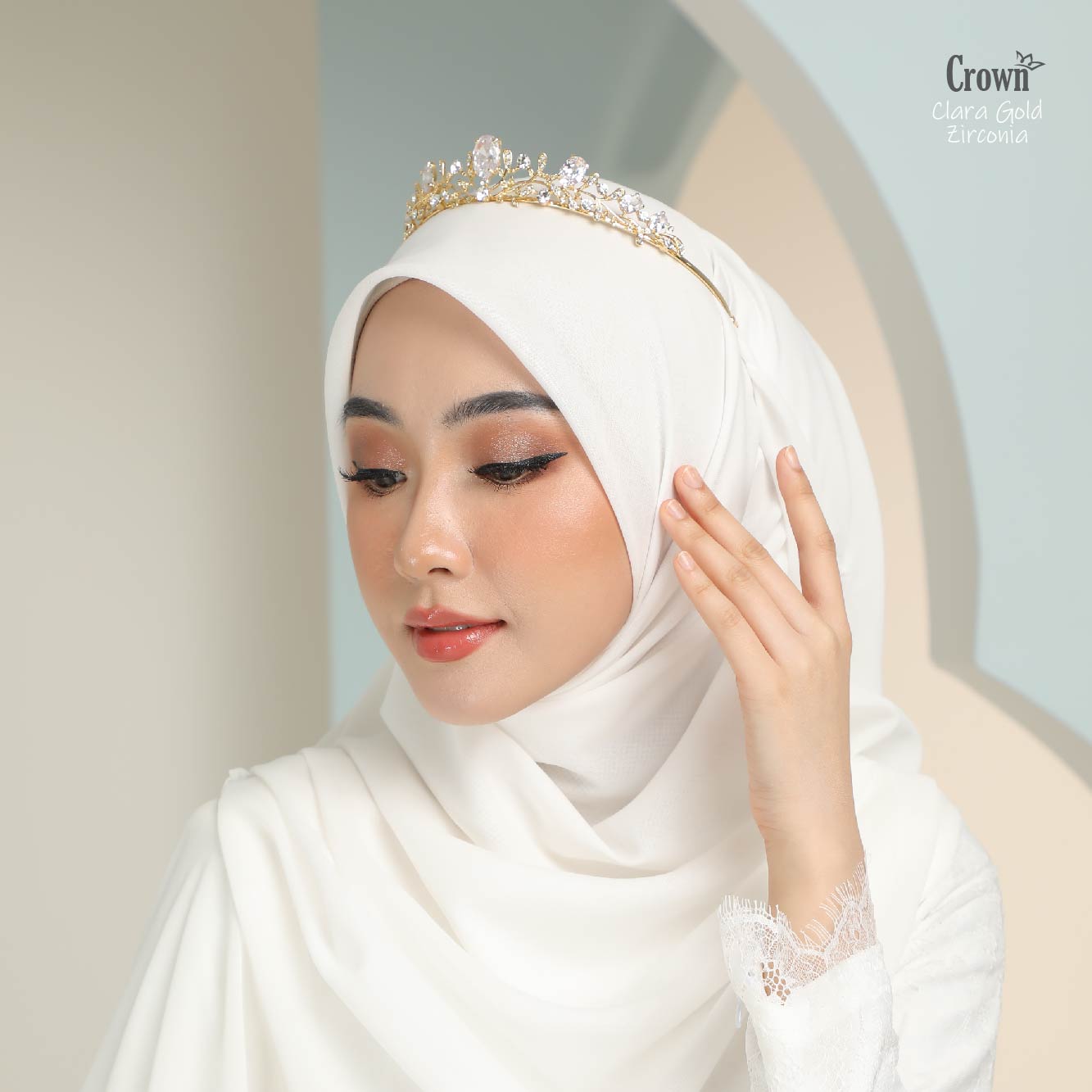 CROWN Bride - Clara Gold Zirconia - Image 6